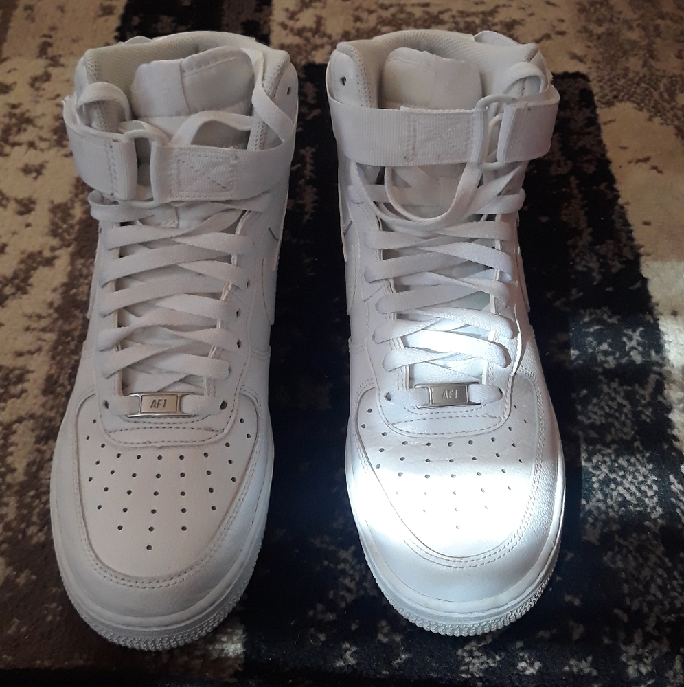 White Nike Air Force 1 Shoes